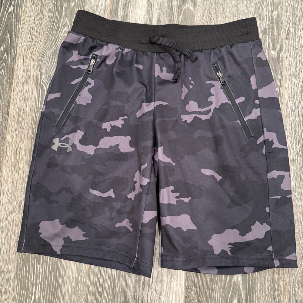 Under Armour Boys Pennant Camo Shorts - Black and Grey